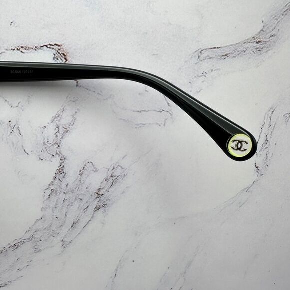 New CHANEL Sunglasses - Picture 12 of 16